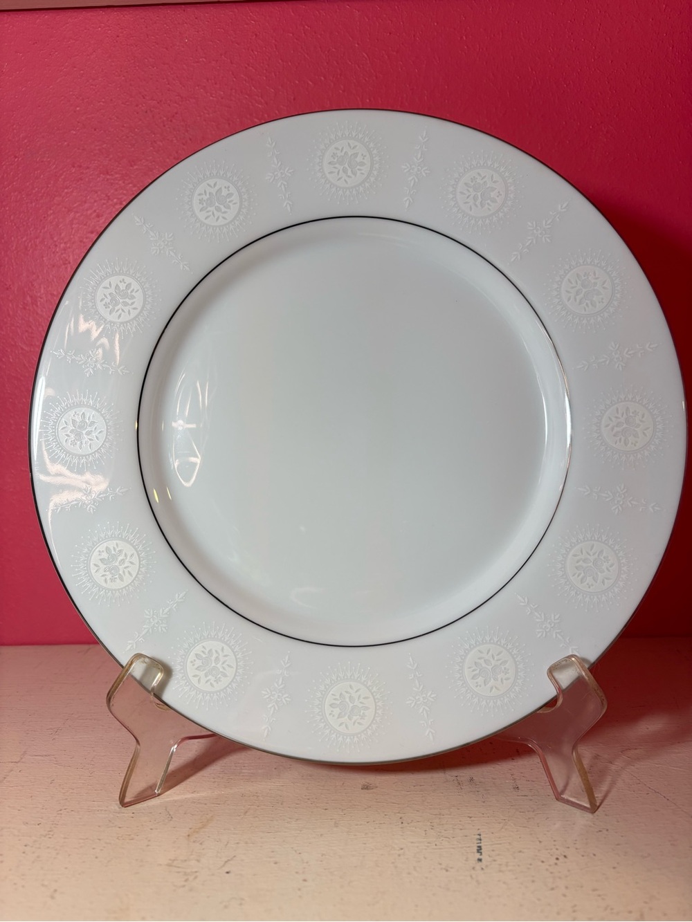Mikasa White Rose GUC Dinner Plate with Silver Trim 10 1/4" Diameter Collectible